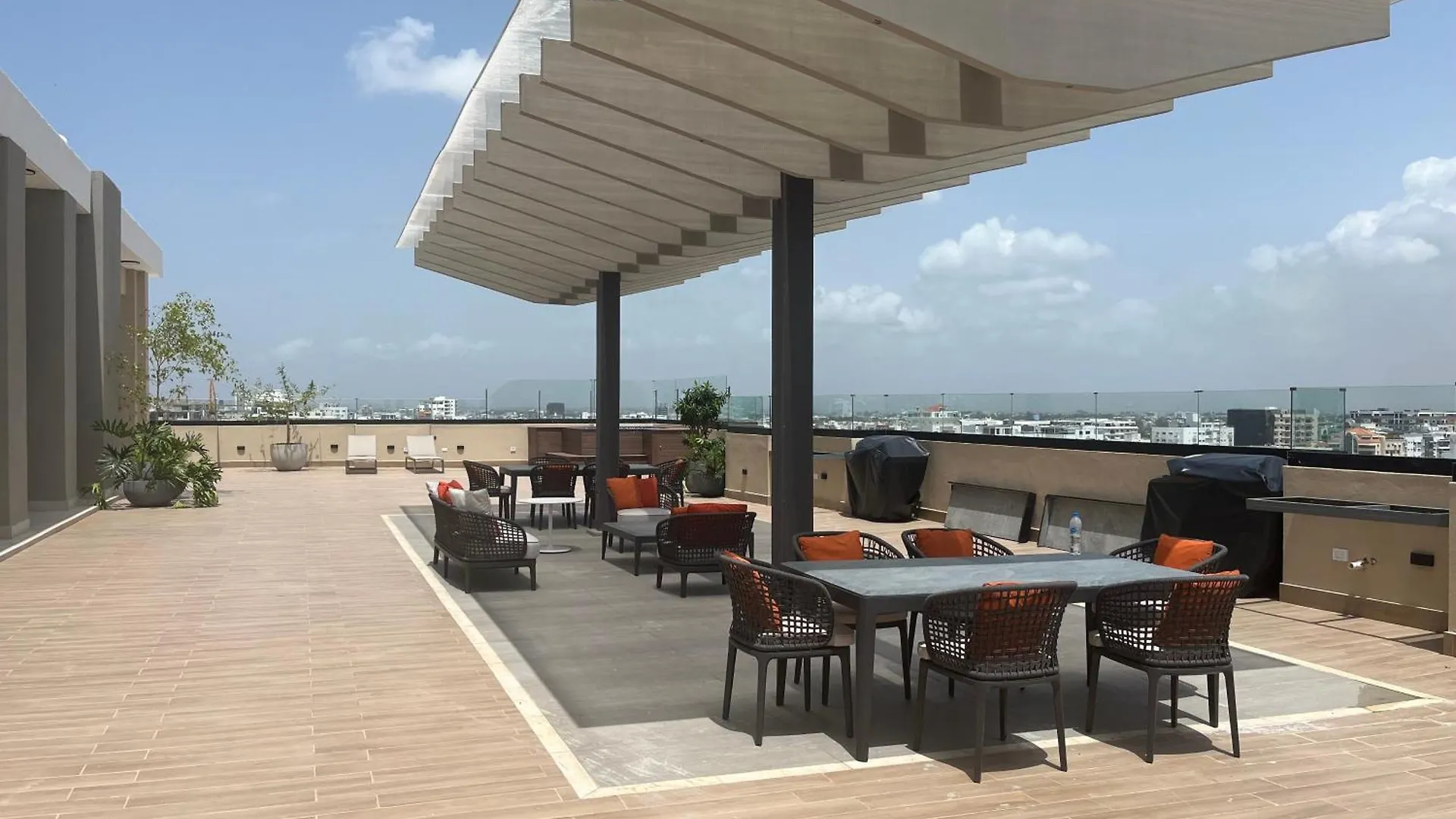 New Luxury 2Br King Bed, Gym, & Pool In The Heart Of Santo Domingo Apartment 0*,  Dominican Republic
