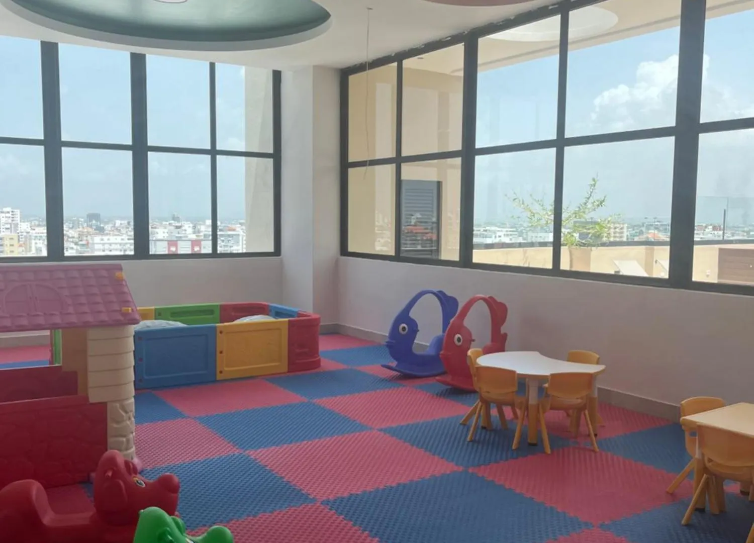 New Luxury 2Br King Bed, Gym, & Pool In The Heart Of Santo Domingo Apartment